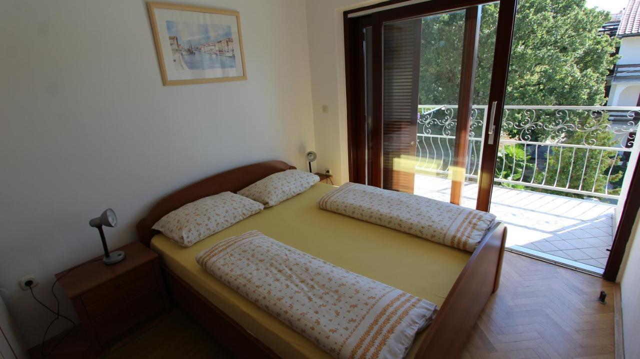 Apartmani Totic Malinska Exteriér fotografie