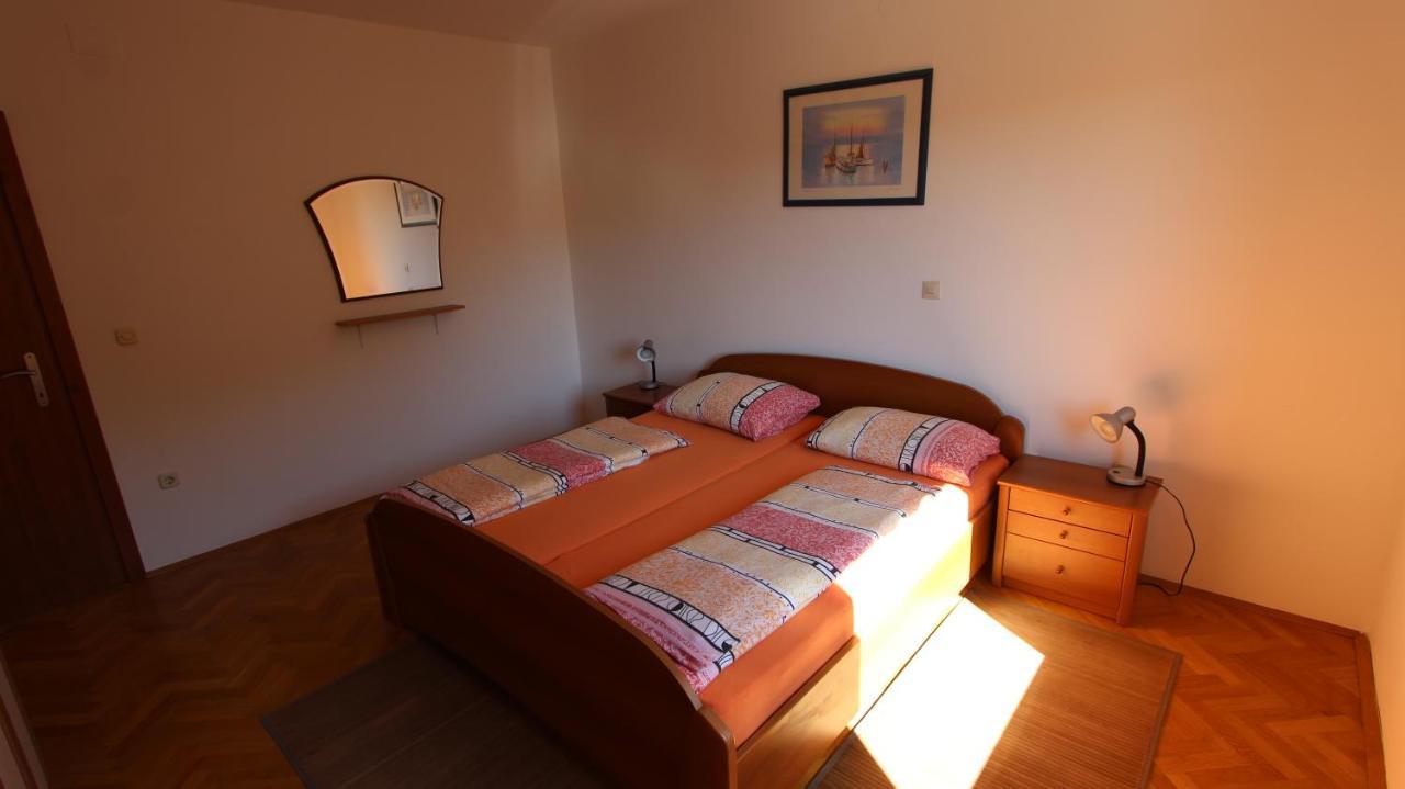 Apartmani Totic Malinska Exteriér fotografie