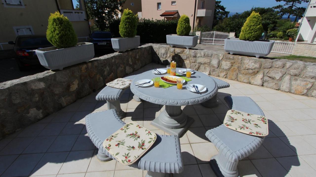Apartmani Totic Malinska Exteriér fotografie