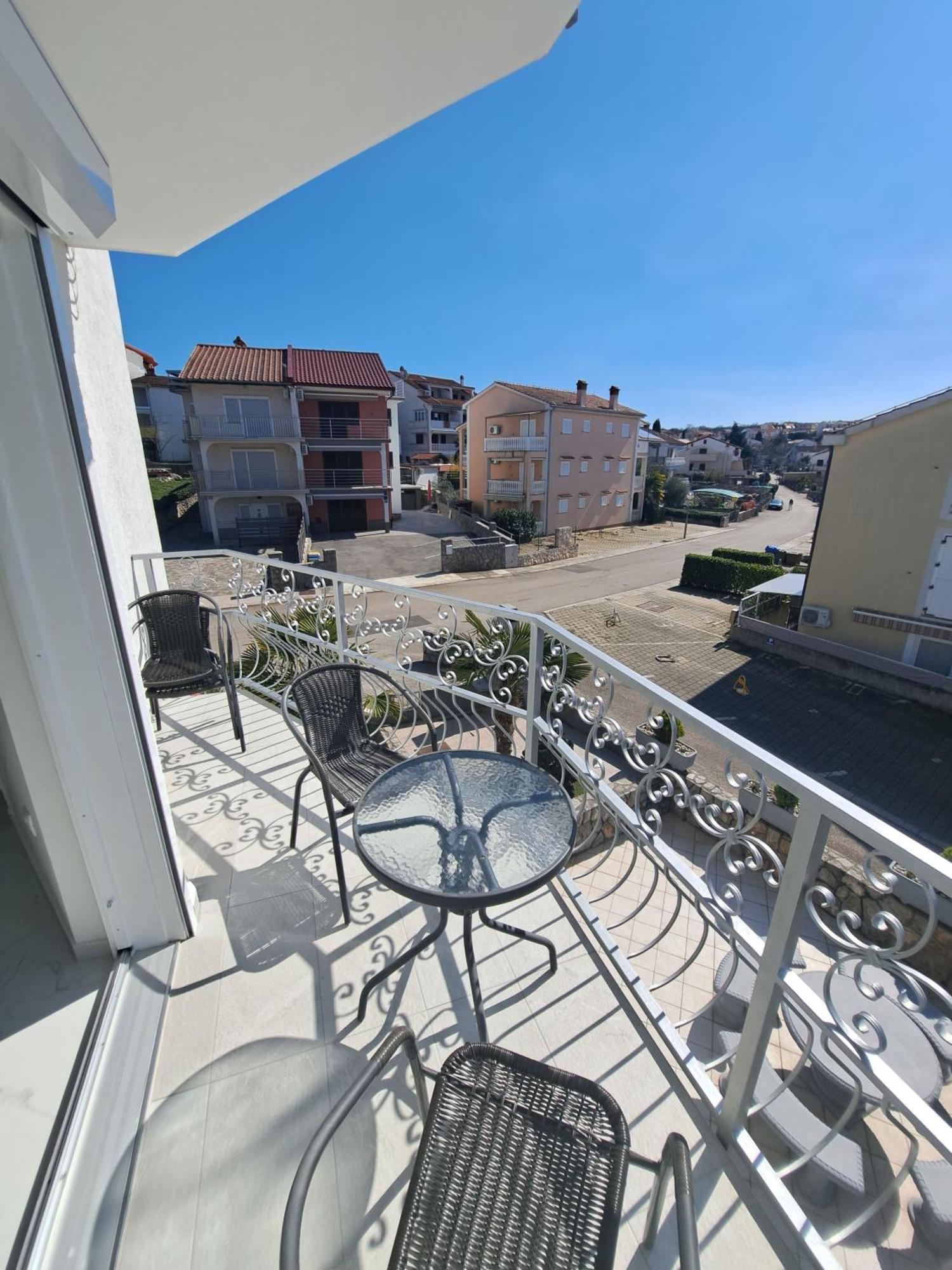 Apartmani Totic Malinska Exteriér fotografie